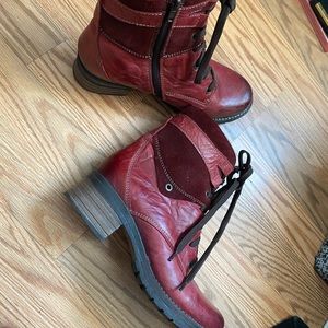 Dromedaris Maroon winter boots!
